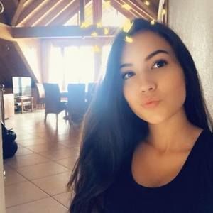 Meet your Posher, Victoria